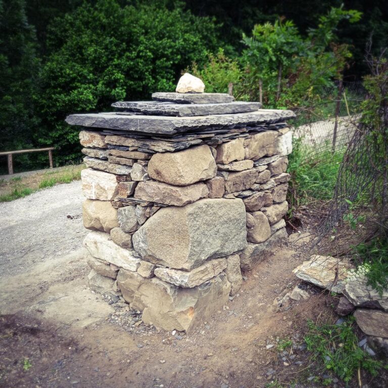 Montjoie vue de derrière | Bareilles (65)