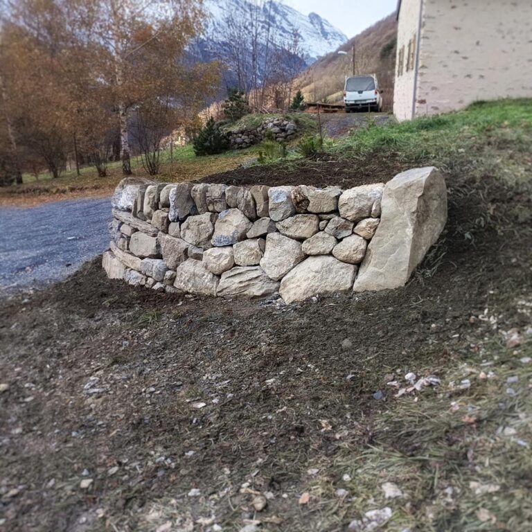 Tête de mur "pierre dressée" | Gèdre (65)